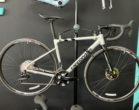 CANNONDALE CAAD13 DISC 105Di2サムネイル